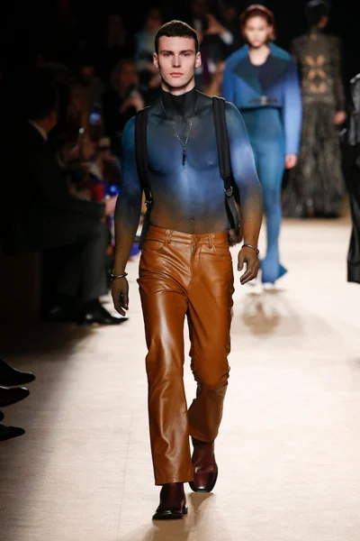 Look 35